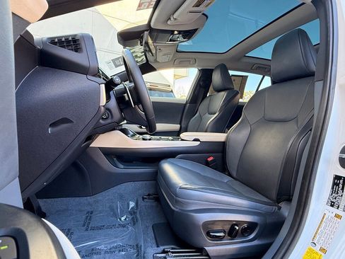 Certified 2023 Lexus RZ 450e Premium image 17