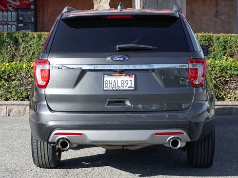 Used 2017 Ford Explorer XLT w/ Equipment Group 201A image 7