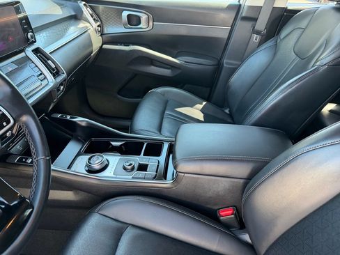 Used 2023 Kia Sorento EX FWD image 12