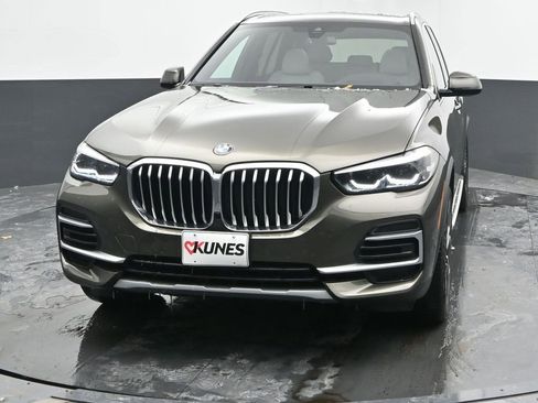 Used 2023 BMW X5 xDrive40i w/ Premium Package image 4