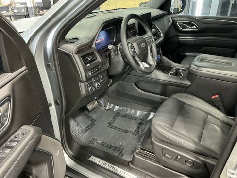 Used 2024 Chevrolet Suburban Z71 w/ Max Trailering Package image 3