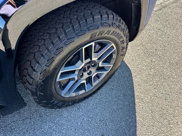 New 2026 GMC Terrain AT4 w/ Technology Package II AWD/4WD image 20