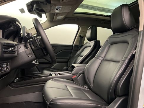 New 2026 Lincoln Corsair Premiere image 27