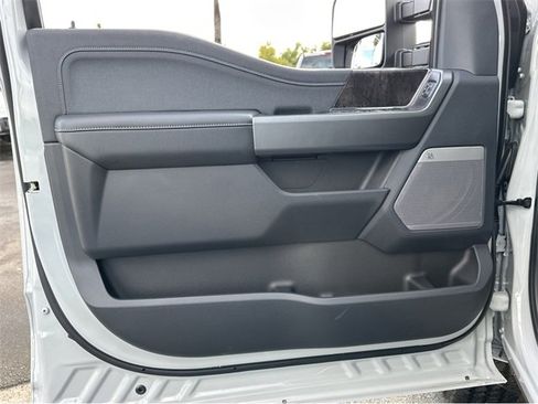 New 2025 Ford F350 Lariat w/ Lariat Ultimate Package image 25