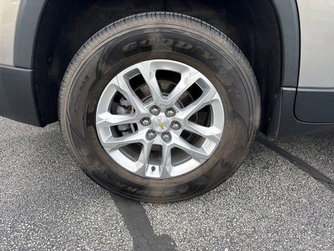 Used 2018 Chevrolet Traverse LT FWD image 10