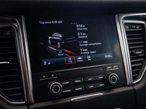 Used 2017 Porsche Macan image 30