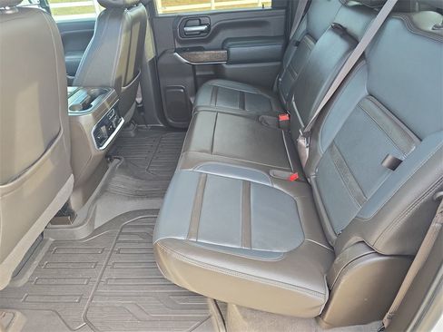 Used 2021 GMC Sierra 3500 Denali w/ Denali Ultimate Package image 15