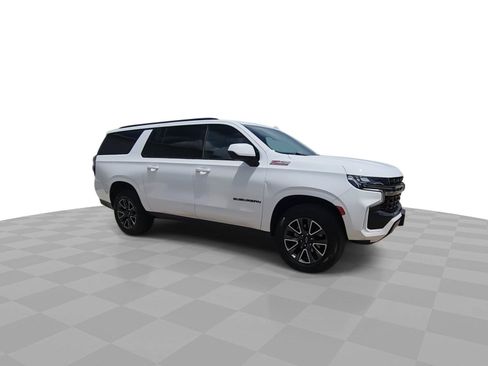 Used 2022 Chevrolet Suburban Z71 AWD/4WD image 2