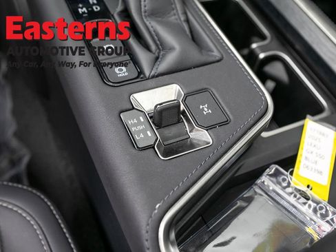 Used 2025 Lexus GX 550 w/ Accessory Package (2T) AWD/4WD image 22