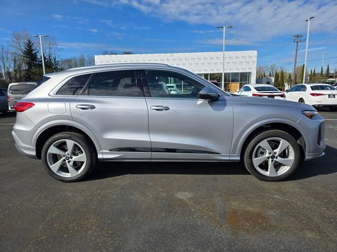 Certified 2025 Audi Q5 Premium Plus w/ Premium Plus AWD/4WD image 6