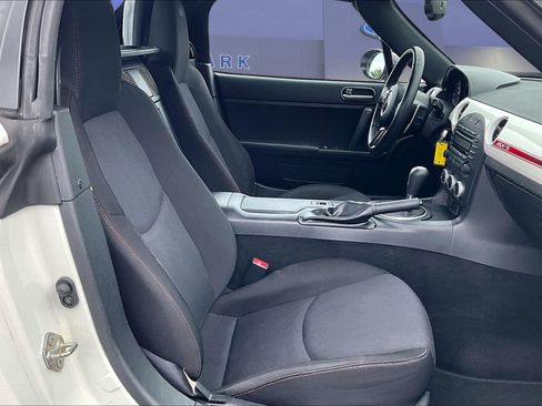 Used 2014 MAZDA MX-5 Miata Club RWD image 24