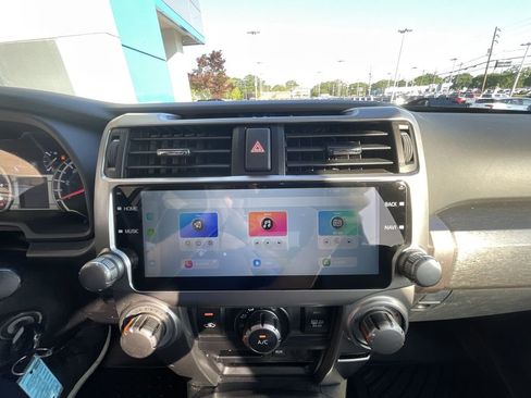 Used 2018 Toyota 4Runner SR5 RWD image 14