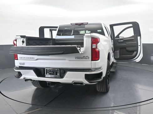 Used 2024 Chevrolet Silverado 1500 High Country w/ Technology Package image 98