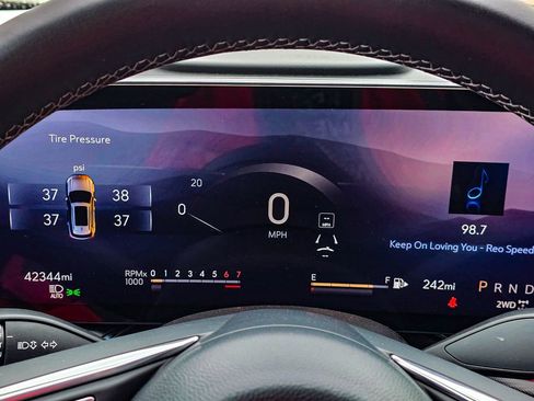 Used 2024 Buick Envision Preferred image 23