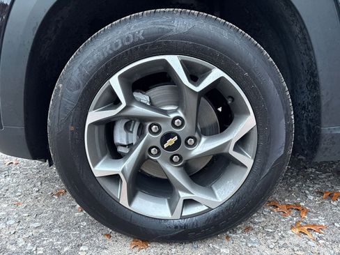 Used 2025 Chevrolet Trax LT image 28