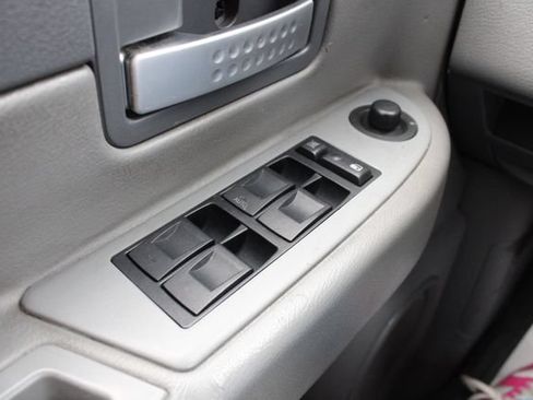 Used 2004 Dodge Durango SLT AWD/4WD image 7