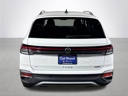 New 2025 Volkswagen Taos SE image 7