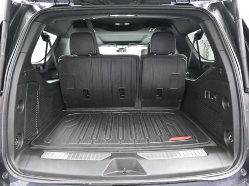 Used 2023 GMC Yukon XL AT4 w/ AT4 Premium Package image 9