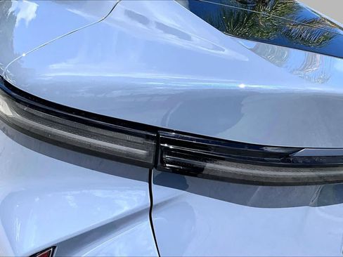 Used 2026 Lexus ES 350e w/ Convenience Package FWD image 28