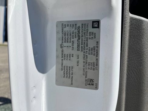 Used 2018 Chevrolet Express 2500 w/ Driver Convenience Package RWD image 40