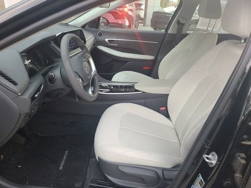 Used 2023 Hyundai Sonata SE image 16