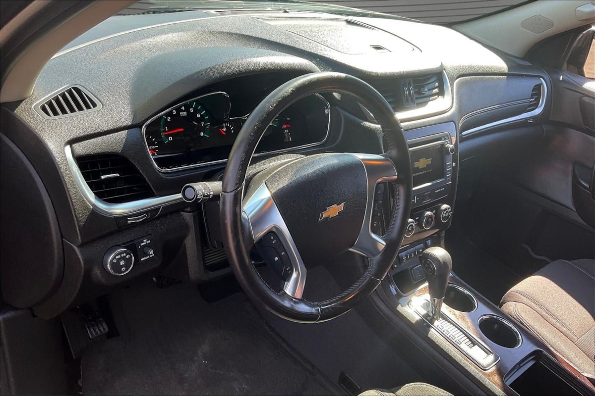 Used 2017 Chevrolet Traverse LT w/ Style and Technology Package AWD/4WD image 17