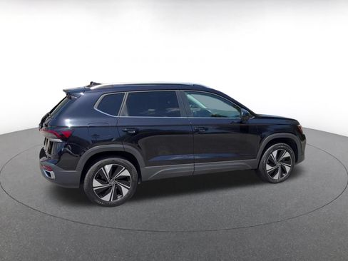 Used 2025 Volkswagen Taos SE AWD/4WD image 14
