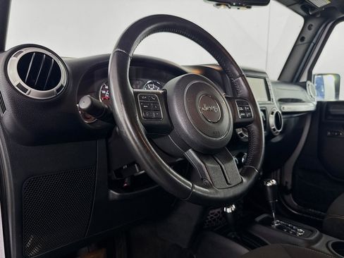 Used 2016 Jeep Wrangler Unlimited Sahara w/ Dual Top Group image 20