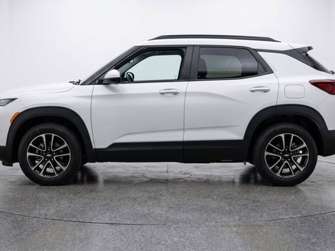 Used 2025 Chevrolet TrailBlazer LT FWD image 5