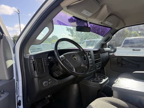 Used 2020 Chevrolet Express 2500 w/ Driver Convenience Package RWD image 6