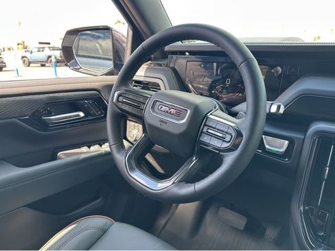 New 2026 GMC Yukon AT4 w/ AT4 Premium Package image 7