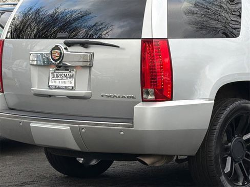 Used 2013 Cadillac Escalade Luxury image 8