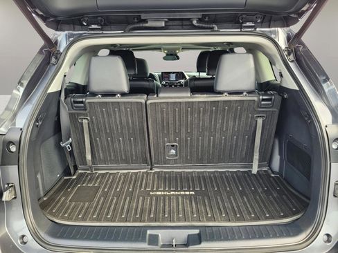 Used 2020 Toyota Highlander Limited image 27