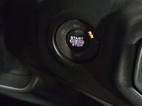 Used 2022 Jeep Wrangler Sport AWD/4WD image 19