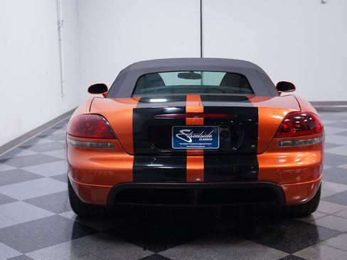 Used 2010 Dodge Viper SRT-10 image 9
