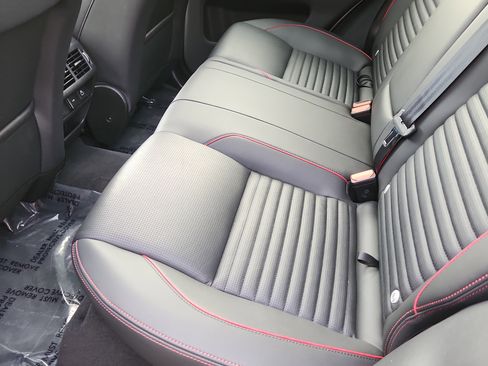 Used 2023 Land Rover Discovery Sport S R-Dynamic image 12