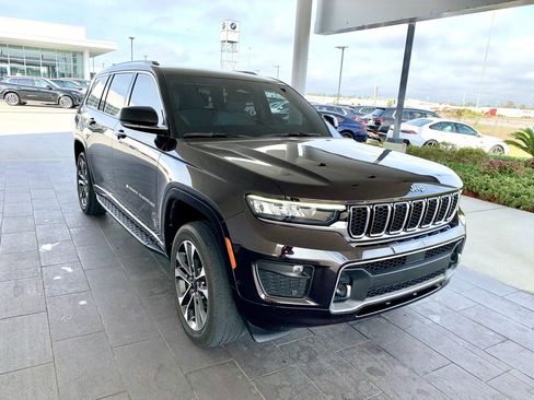 Used 2023 Jeep Grand Cherokee L Overland image 3