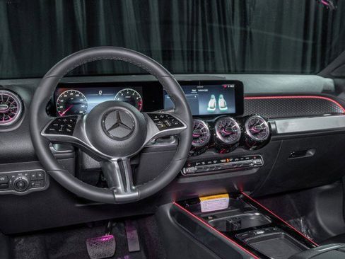 New 2025 Mercedes-Benz GLB 250 image 16