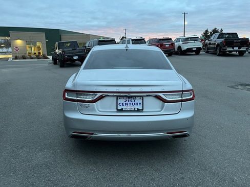Used 2018 Lincoln Continental Premiere image 9