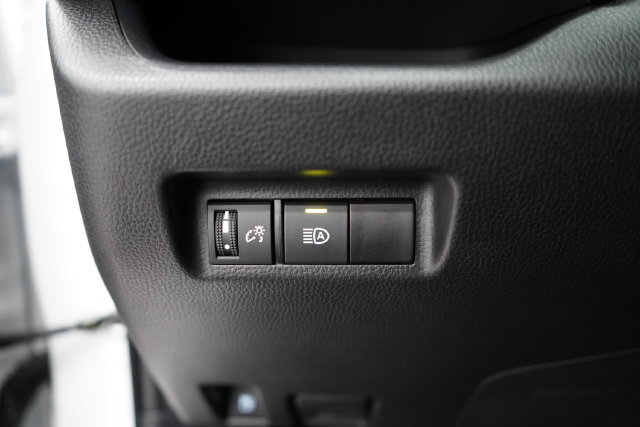 Used 2025 Toyota RAV4 XLE AWD/4WD image 21