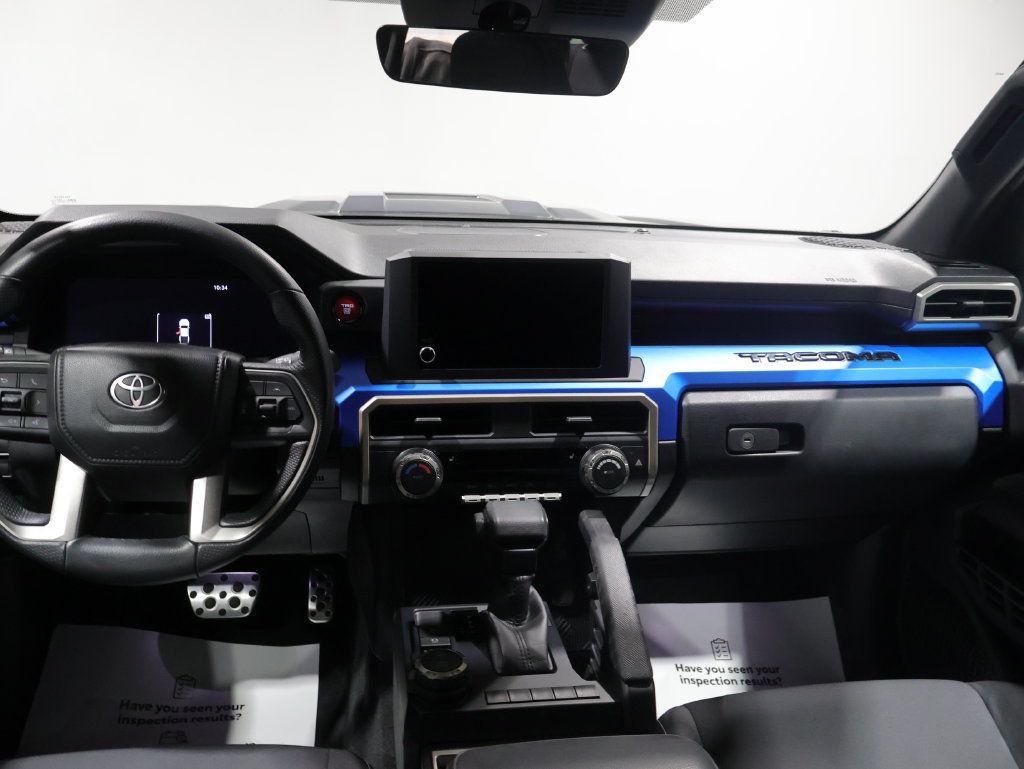 Used 2025 Toyota Tacoma TRD Sport AWD/4WD image 16