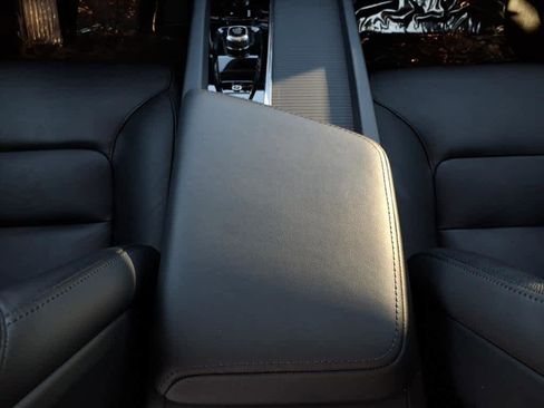 Used 2025 Volvo S60 B5 Core image 32