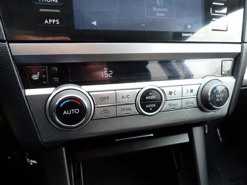 Used 2017 Subaru Outback 2.5i Premium image 19