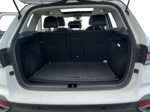 New 2025 Volkswagen Taos SE image 16