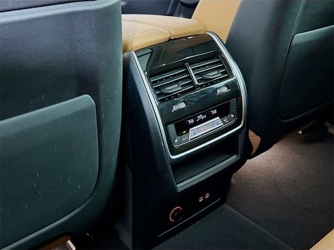 Used 2023 BMW X7 xDrive40i w/ Premium Package image 25