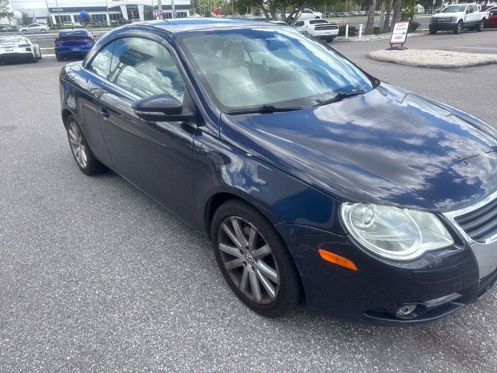 Used 2010 Volkswagen Eos Komfort FWD image 3