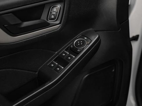 Used 2022 Ford Escape SE FWD image 35