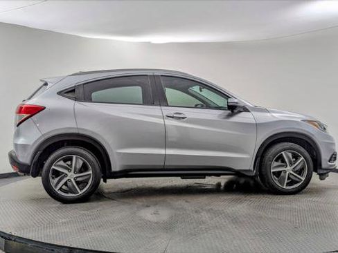 Used 2021 Honda HR-V EX image 9