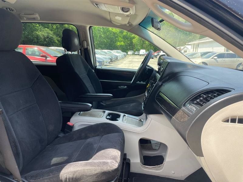Used 2015 Dodge Grand Caravan SXT FWD image 11