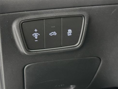 Used 2022 Hyundai Santa Cruz Limited w/ Winter Package image 17